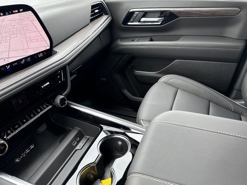 New 2026 Chevrolet Suburban Premier AWD/4WD image 25