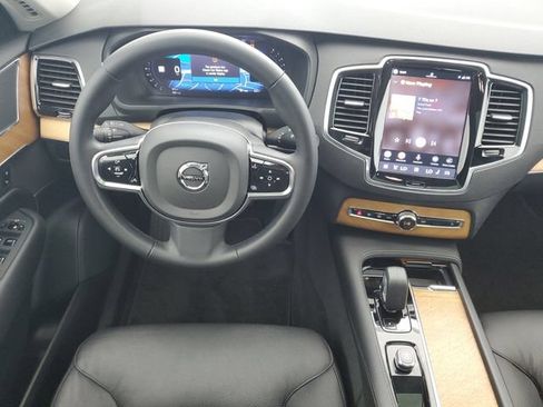 Used 2024 Volvo XC90 B5 Plus AWD/4WD image 19