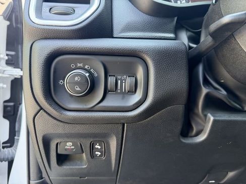 Used 2025 RAM 1500 Laramie AWD/4WD image 15