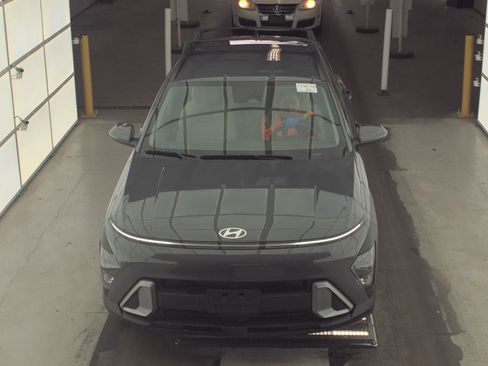 Used 2025 Hyundai Kona SEL image 2