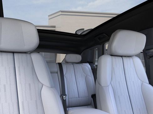 New 2025 Cadillac Lyriq Luxury image 24