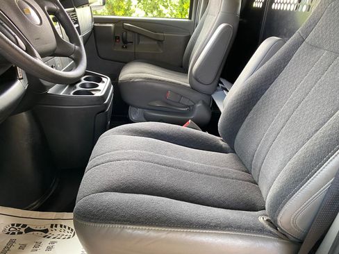 Used 2025 Chevrolet Express 2500 w/ Driver Convenience Package RWD image 24