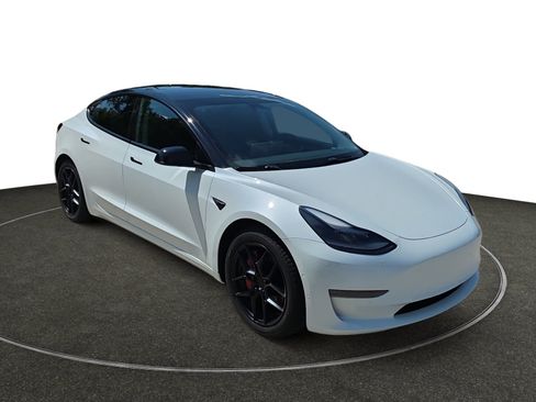 Used 2021 Tesla Model 3 Standard Range Plus RWD image 8