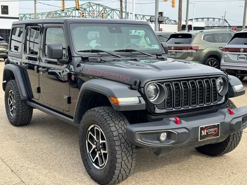 Used 2024 Jeep Wrangler Unlimited Rubicon AWD/4WD image 16