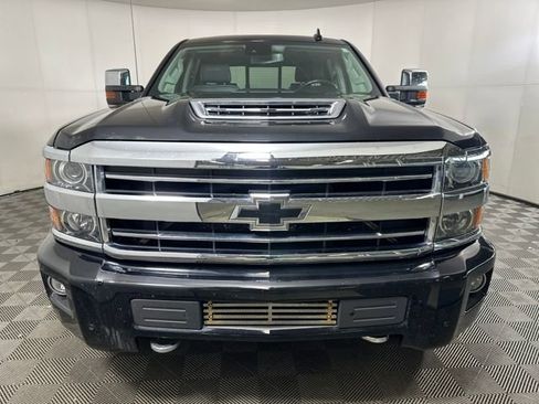 Used 2018 Chevrolet Silverado 2500 High Country w/ Duramax Plus Package image 8