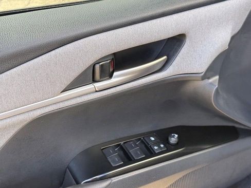 Used 2025 Toyota Camry LE image 18