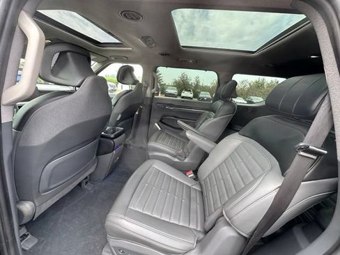 Used 2024 Kia EV9 Land AWD/4WD image 18