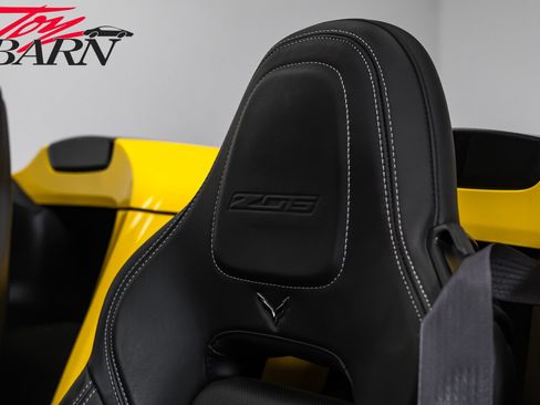 Used 2016 Chevrolet Corvette Z06 w/ 3LZ Preferred Equipment Group RWD image 34
