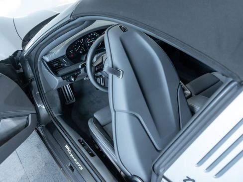 Certified 2023 Porsche 911 Targa 4 GTS AWD/4WD image 18