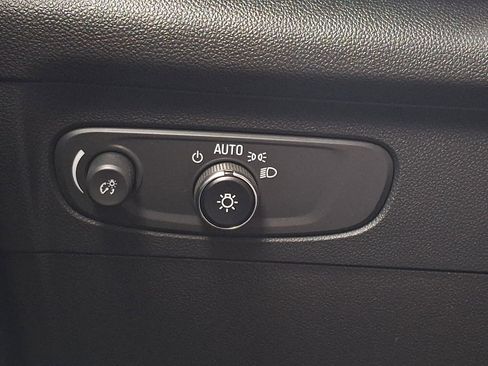 Used 2022 Buick Envision Preferred image 22