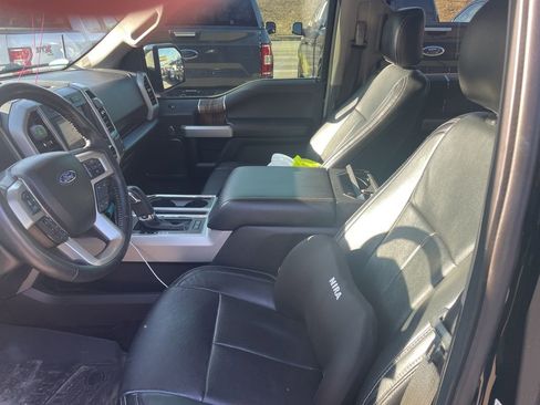 Used 2018 Ford F150 Lariat w/ Equipment Group 502A Luxury image 9