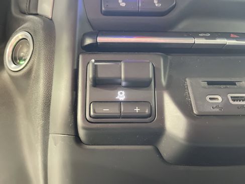 Used 2021 GMC Sierra 1500 SLT image 29