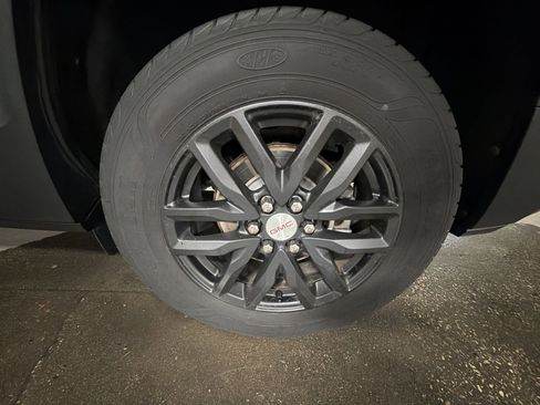 Used 2019 GMC Acadia SLT image 31