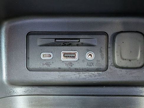 Used 2022 Chevrolet Equinox RS w/ RS Leather Package image 24