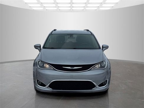 Certified 2019 Chrysler Pacifica Touring-L image 2