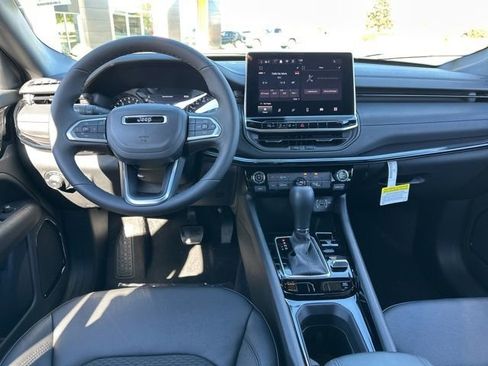 New 2026 Jeep Compass Latitude image 20