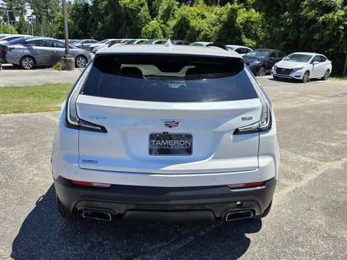 Used 2019 Cadillac XT4 Sport w/ Cold Weather Package FWD image 4