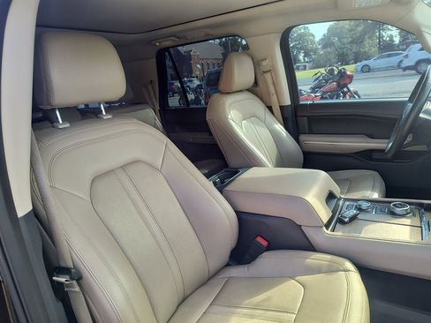 Used 2022 Ford Expedition Max Limited AWD/4WD image 21