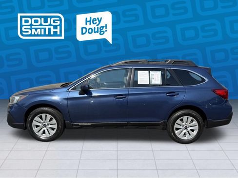 Used 2019 Subaru Outback 2.5i Premium AWD/4WD image 2