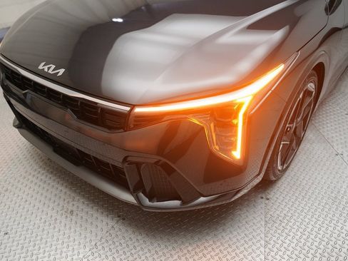 Certified 2025 Kia K4 GT-Line w/ GT-Line Premium Package image 17