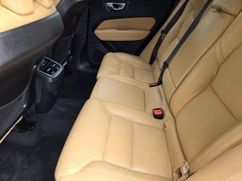 Used 2024 Volvo XC60 B5 Ultimate w/ Protection Package Premier AWD/4WD image 30