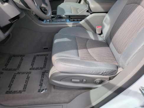 Used 2017 Chevrolet Traverse LT FWD image 17