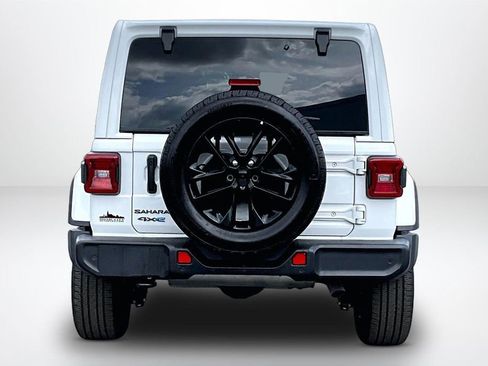 Used 2025 Jeep Wrangler Unlimited Sahara w/ Safety Group AWD/4WD image 7