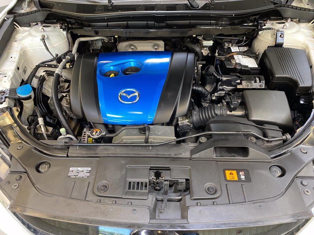 Used 2013 MAZDA CX-5 Grand Touring w/ GT Tech Pkg FWD image 9