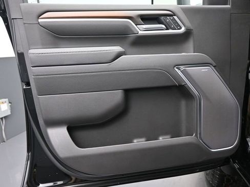 New 2025 GMC Sierra 2500 Denali w/ Denali Reserve Package image 12