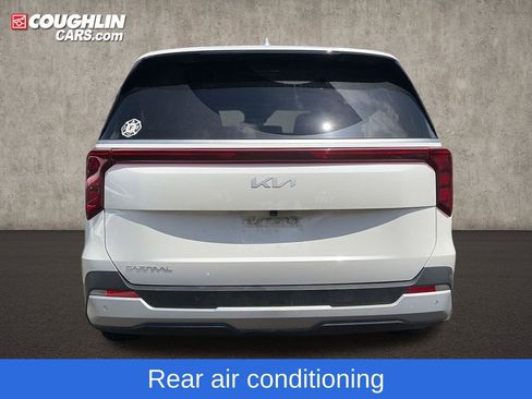Used 2025 Kia Carnival FWD image 7