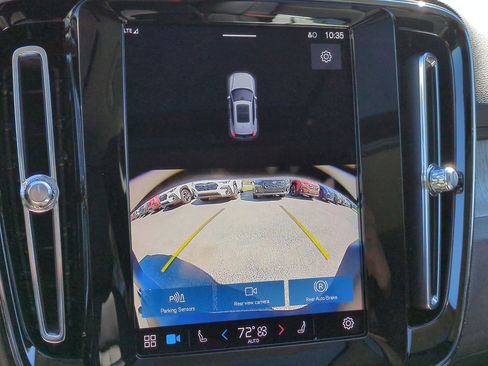 New 2025 Volvo XC40 B5 Core w/ Protection Package Premier image 20