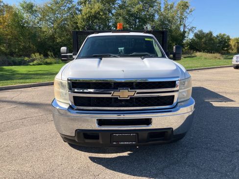 Used 2011 Chevrolet Silverado 3500 W/T image 2