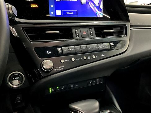 Used 2025 Lexus ES 300h w/ Premium Package FWD image 35