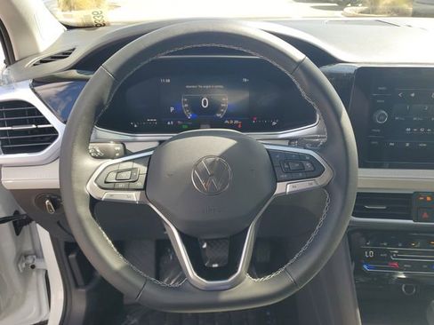 New 2026 Volkswagen Taos SE FWD image 18