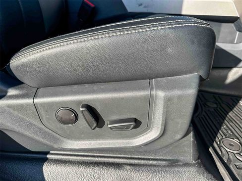 Used 2022 Ford F250 Lariat w/ Chrome Package image 23