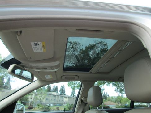 Used 2012 Mercedes-Benz C 250 Sedan image 13
