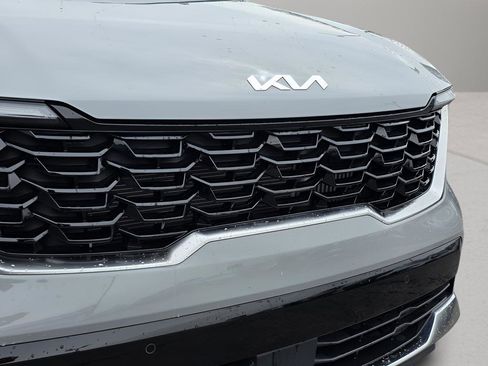 Used 2025 Kia Sorento EX w/ Panoramic Sunroof Package image 9