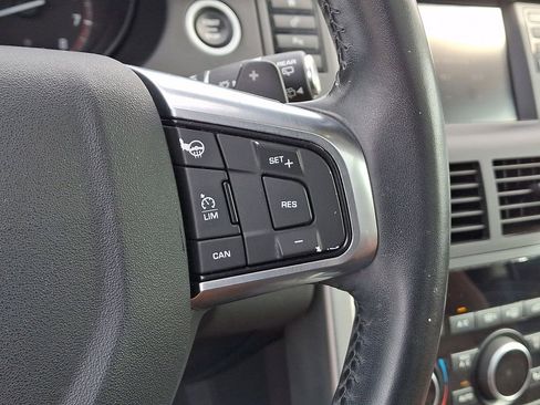 Used 2017 Land Rover Discovery Sport HSE Luxury image 24