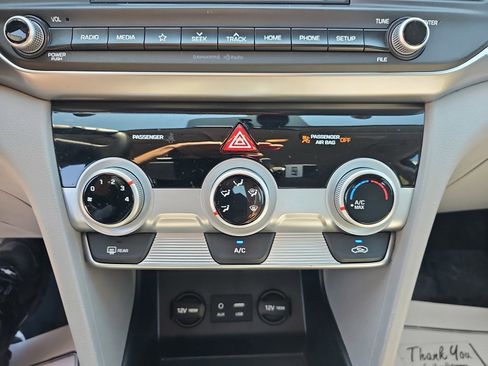 Used 2019 Hyundai Elantra SEL FWD image 21