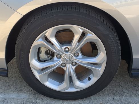 Used 2024 Honda Accord Sport image 11