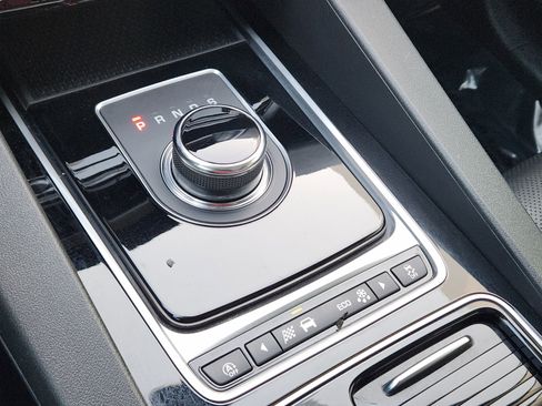 Used 2018 Jaguar F-PACE Prestige image 20