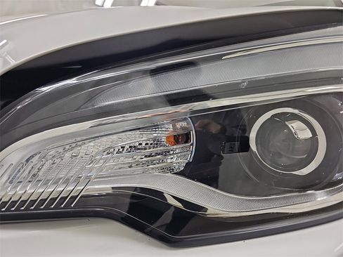 Used 2019 Buick Envision Essence image 37