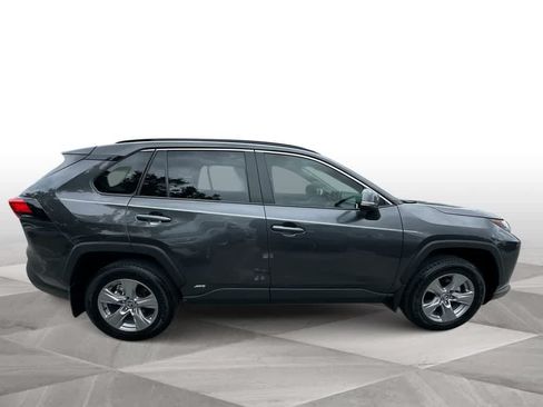 Used 2025 Toyota RAV4 XLE AWD/4WD image 9