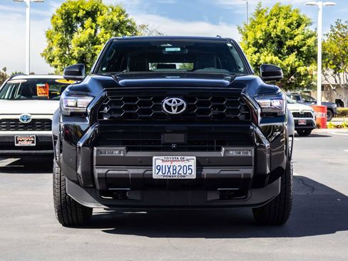 Certified 2025 Toyota 4Runner TRD Off-Road Premium image 2