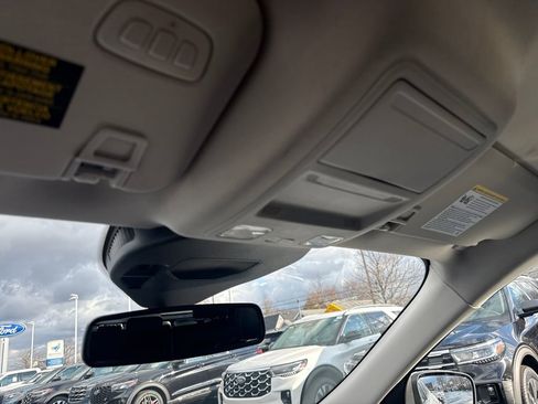 Used 2025 Ford Escape Platinum w/ Premium Technology Package image 42