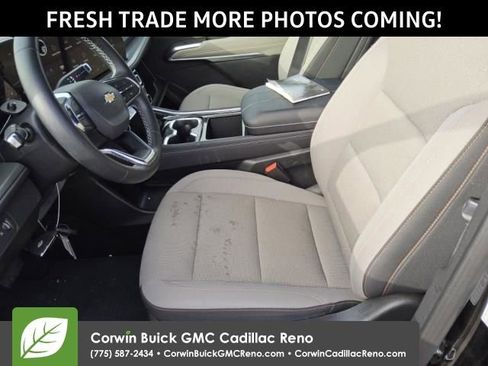 Used 2025 Chevrolet Traverse LT AWD/4WD image 5