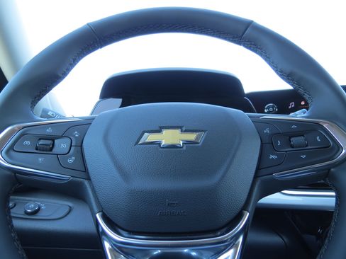 New 2026 Chevrolet Trax LT w/ Sunroof Package image 15