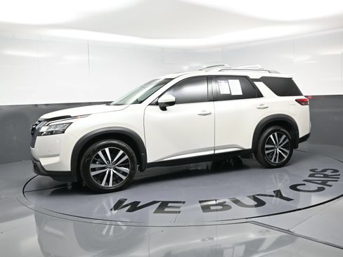 Used 2023 Nissan Pathfinder Platinum AWD/4WD image 6