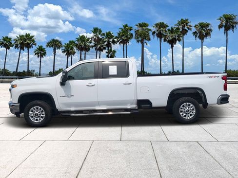 Used 2023 Chevrolet Silverado 2500 LT AWD/4WD image 6