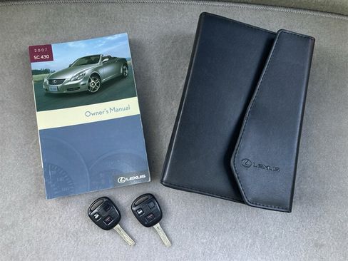 Used 2007 Lexus SC 430 Convertible RWD image 32